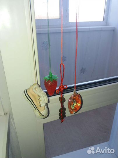 Подвески в авто на зеркало