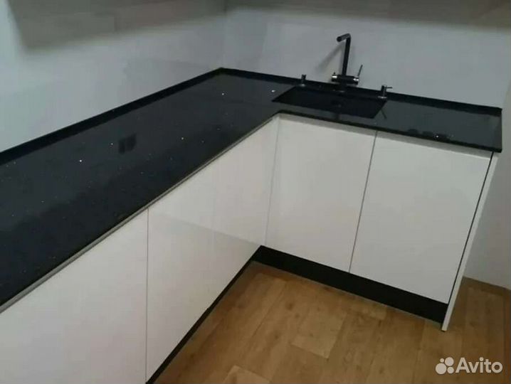 Столешница угловая для кухни из акрилового камня