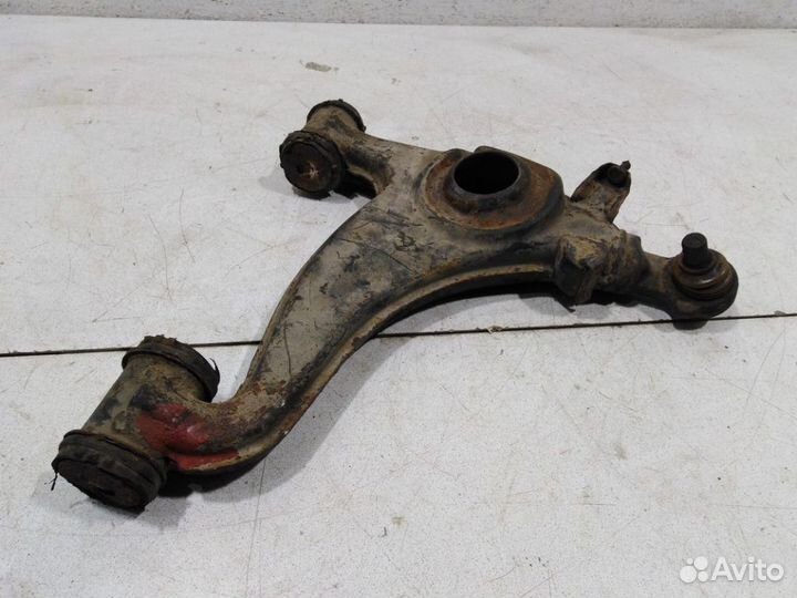 Рычаг передний правый нижний