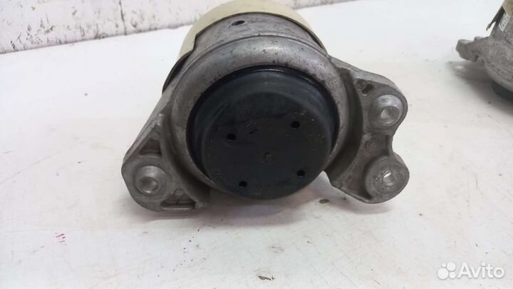 Гидроопора двигателя левая Mercedes GLC C253