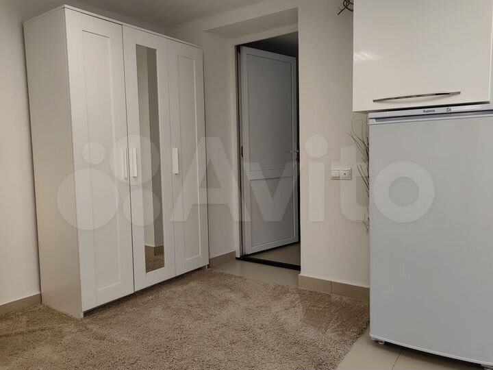2-к. квартира, 42 м², 1/3 эт.
