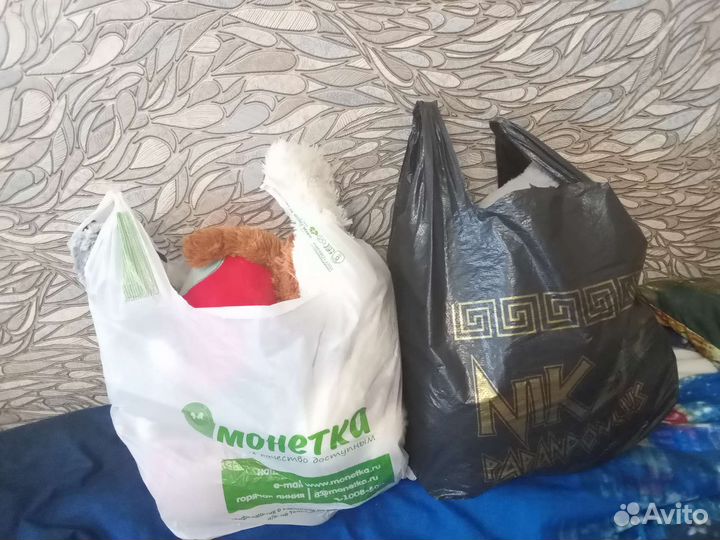 Два пакета мягких игрушек