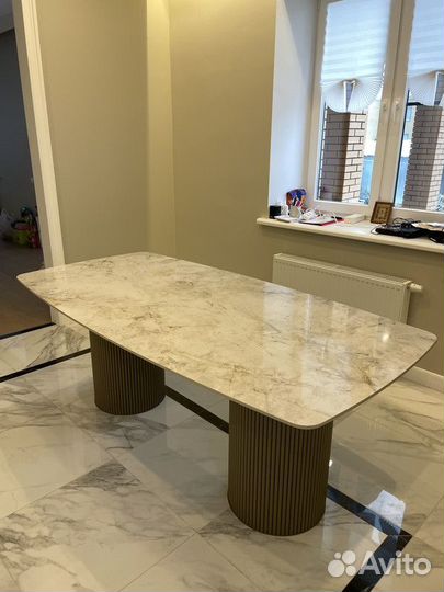 Стол на заказ из керамогранита