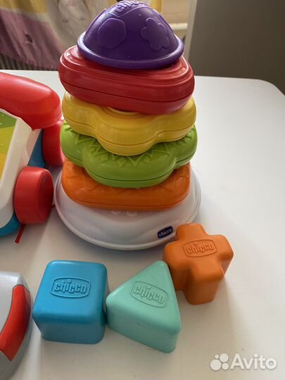 Развивающие игрушки fisher price, chicco, skip hop