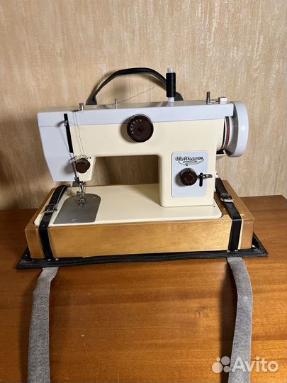 Швейная машинка чайка 134