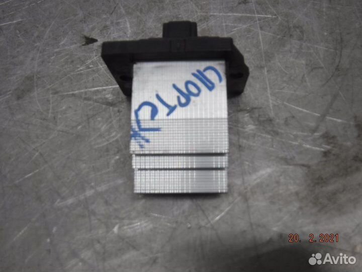 Резистор отопителя Kia Sportage 2 G4GC 2009