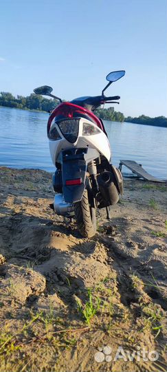 Скутер Vento Corsa