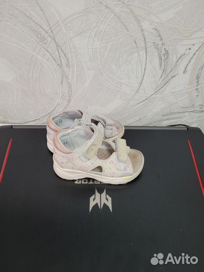 Сандалии для девочки