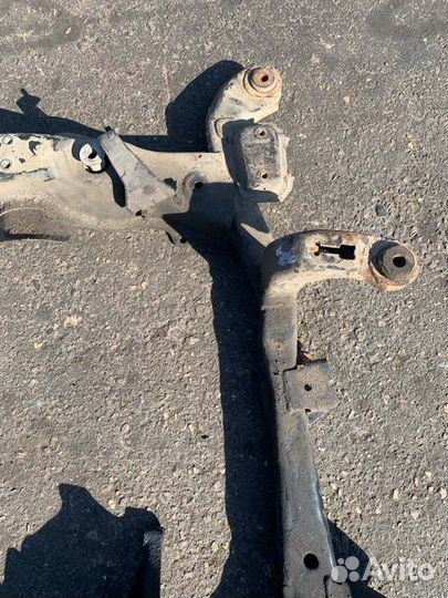 Подрамник передний передний Opel Zafira A минивэн