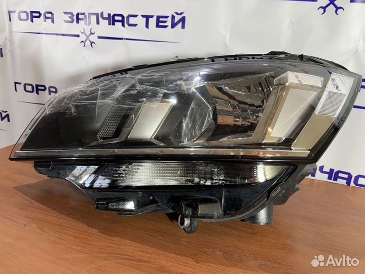 Фара Volkswagen Transporter