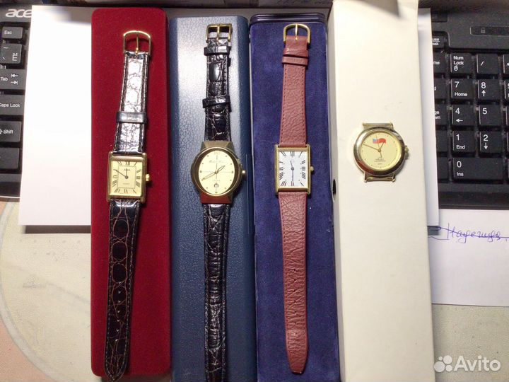 Часы кварцевые женские