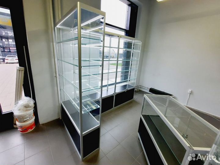 Витрины торговые стеклянные