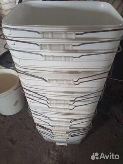 Ведро пластиковое с крышкой 20 литров