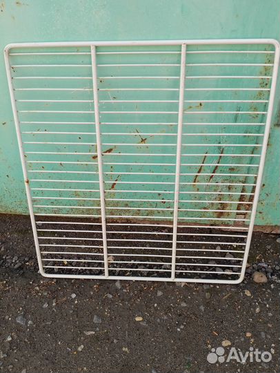 Полки для большого холодильника с напитками