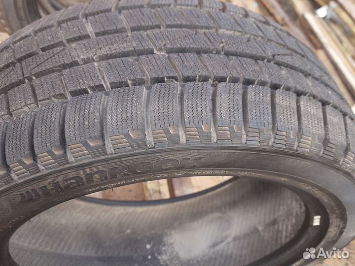 Hankook Winter I'Cept IZ2 235/45 R17 94T