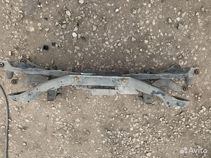 Volvo S40 подрамник подвески