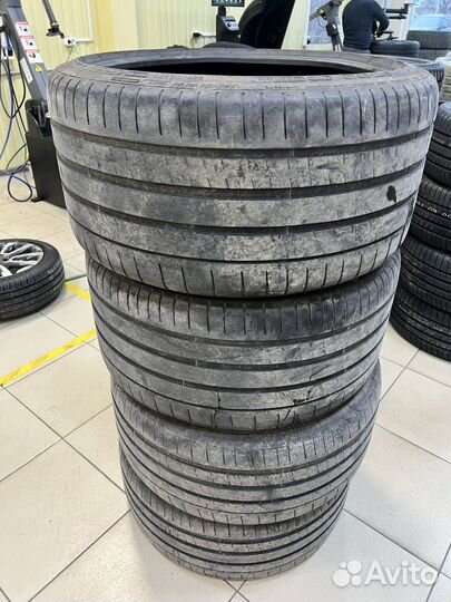 Michelin Pilot Super Sport 285/35 R21 и 325/30 R21