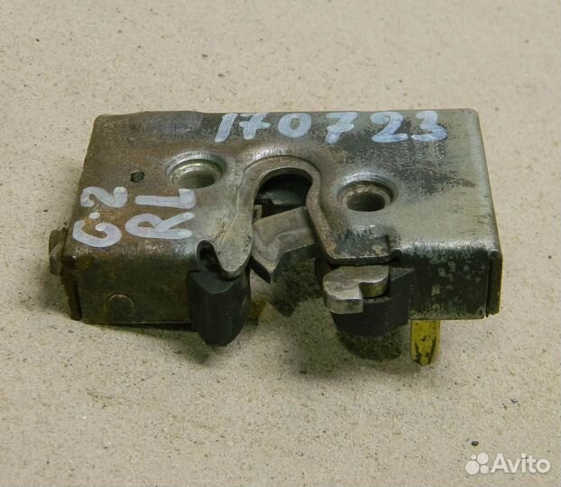 Замок двери задний левый VW Golf 2