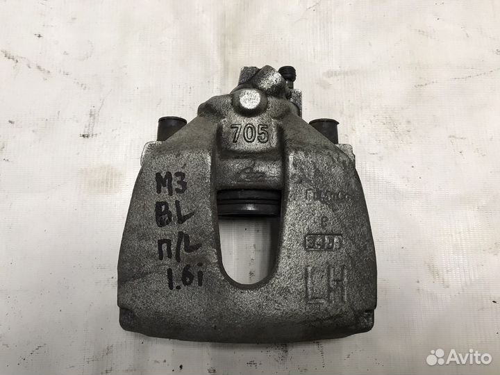 Суппорт передний левый Mazda 3 BL 1.6