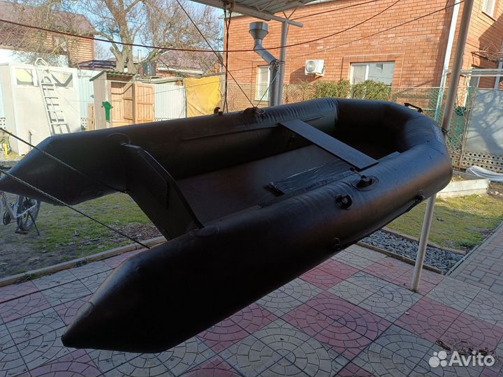 Лодка с мотором