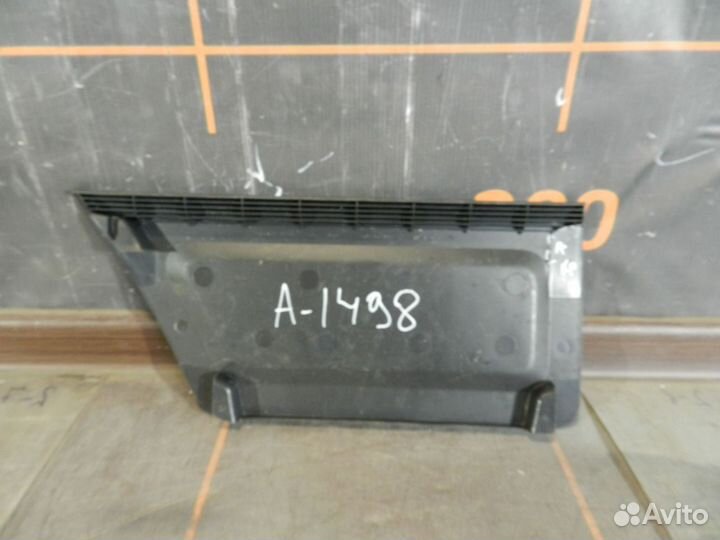 Крышка багажного отделения левая -Skoda Rapid