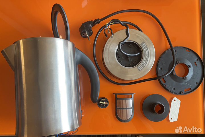 Чайник электрический Bork на запчасти