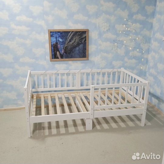 Кроватка от 2х лет из натурального дерева Лисенок