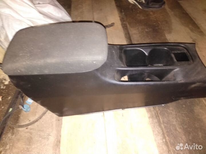 Подлокотник Mitsubishi Lancer Митцубиси Лансер 9