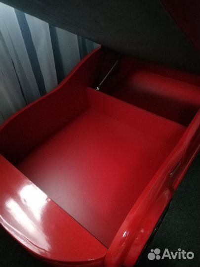 Детская кровать машина