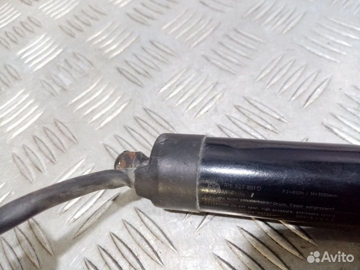 Б/У Амортизатор электрический двери багажни#001