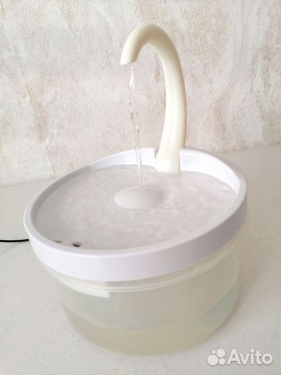 Фонтан поилка для кошек