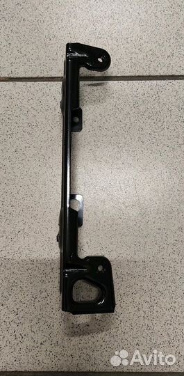 Крепление суппорта радиатора правое BMW F20