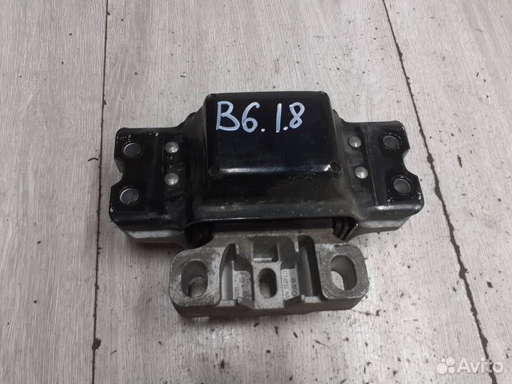 Опора двигателя левая Passat B6 / B7 / CC / Superb