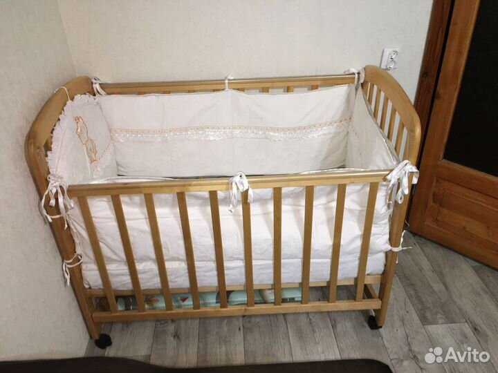 Детская кроватка