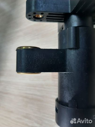 Датчик уровня пола (пневмоподвески) MAN