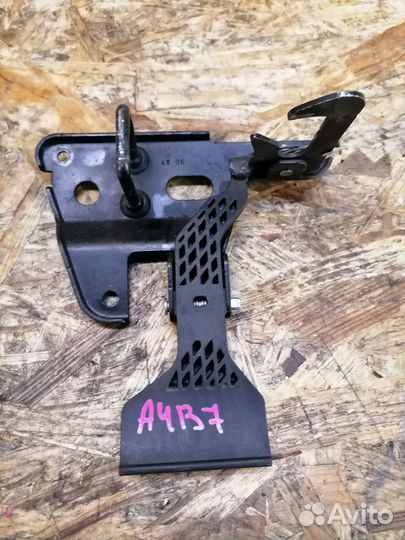 Замок капота Audi A4 b7