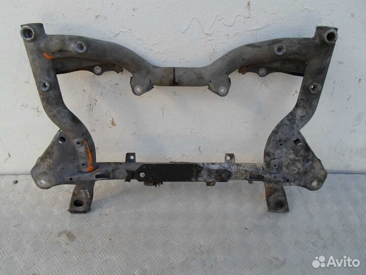 Подрамник Mercedes C-klasse W204