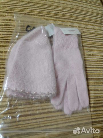 Комплект новый шапка и перчатки из ангоры
