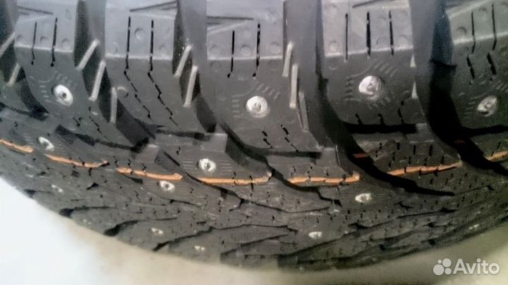 Nokian Tyres Hakkapeliitta 9 215/50 R17 95T