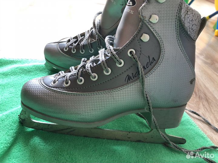 Коньки женские 39 размер