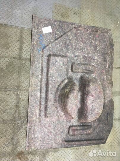 Пол багажника (Renault Megane)