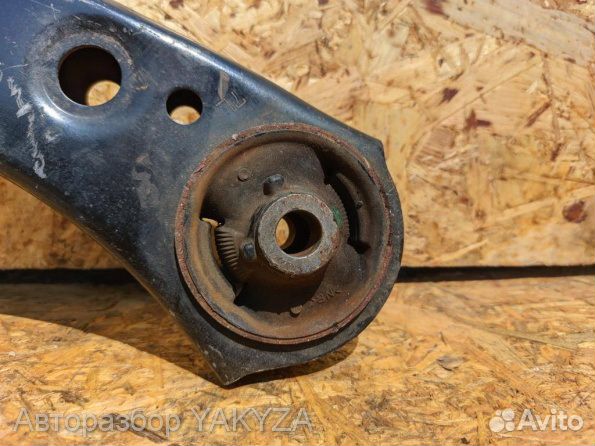 Рычаг с шаровой передний левый Тойота С-хр