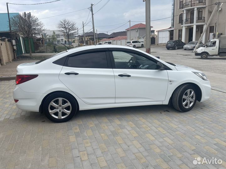 Hyundai Solaris 1.6 AT, 2013, 94 600 км