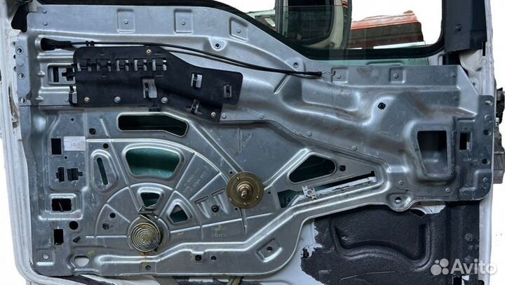 Стеклоподъемник левый Man Tgl