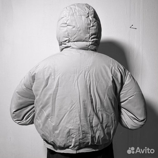 Бомбер С Капюшоном Оверсайз На Руках