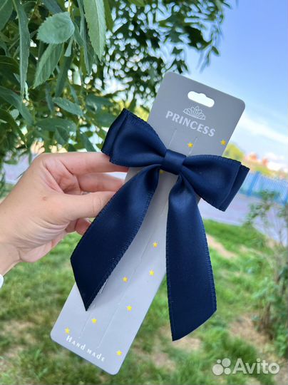 Бант темно-синий на заколке ручная работа