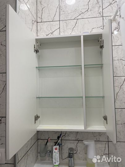 Шкаф-зеркало IKEA