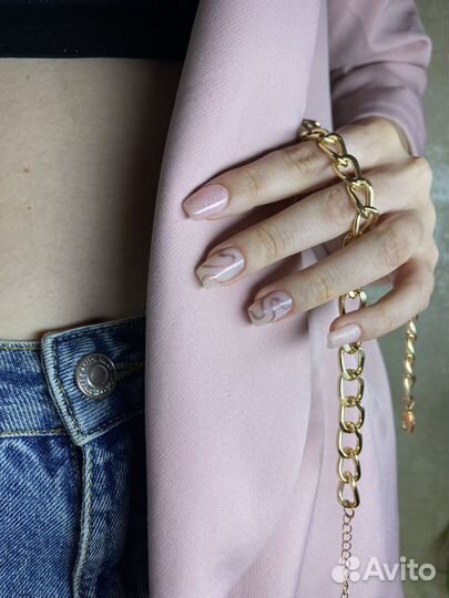 Модель на маникюр+ гель-лак