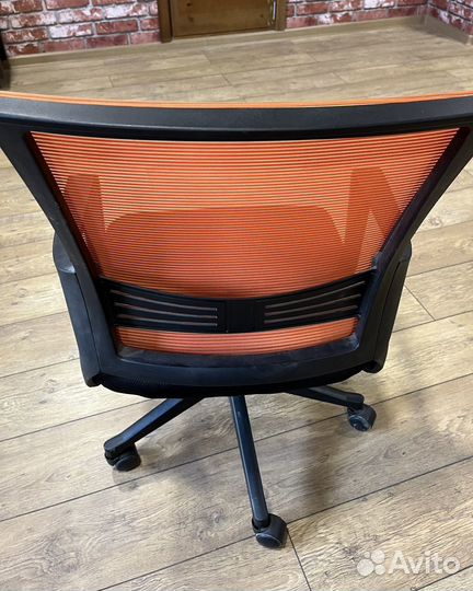 Компьютерное кресло