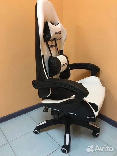 Кресло для игр. Игровое кресло с массажем